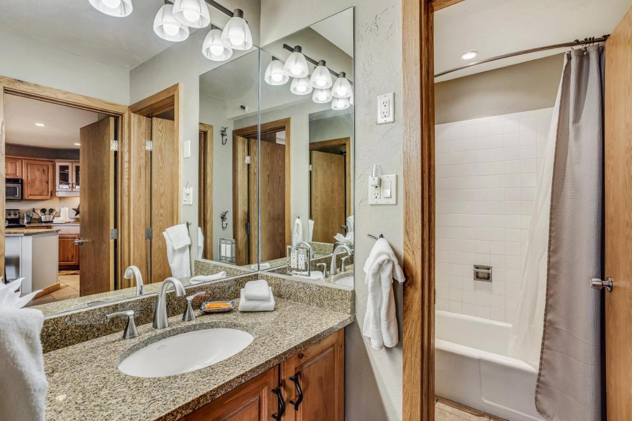 Laurelwood Condominiums 110 斯诺马斯村 外观 照片